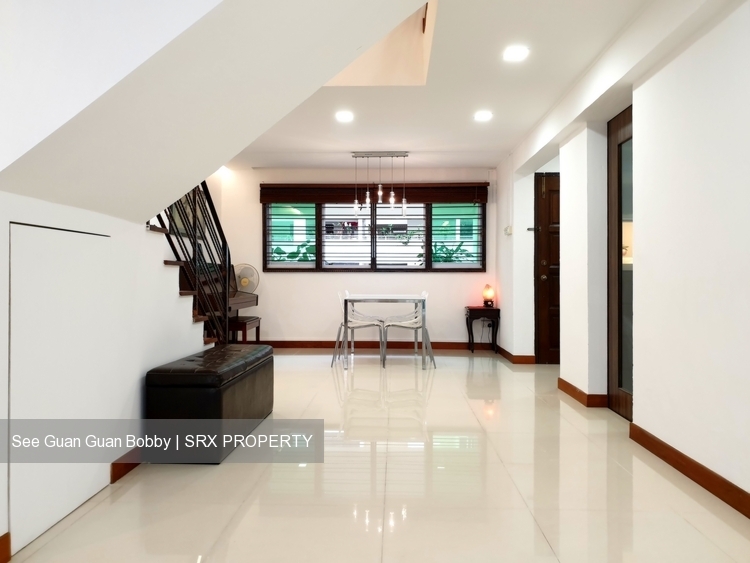 Blk 323 Jurong East Street 31 (Jurong East), HDB Executive #204484951